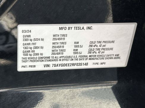 Used 2024 Tesla Model Y Long Range AWD/4WD image 17