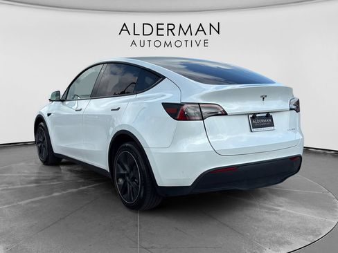 Used 2023 Tesla Model Y AWD image 3