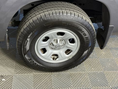 Used 2025 Nissan Frontier S image 9