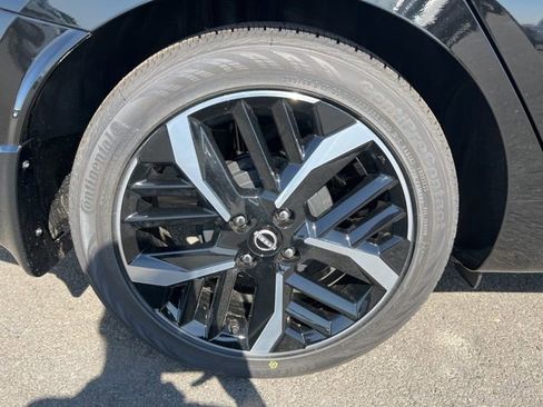 New 2025 Nissan Versa SR w/ Trunk Package image 27