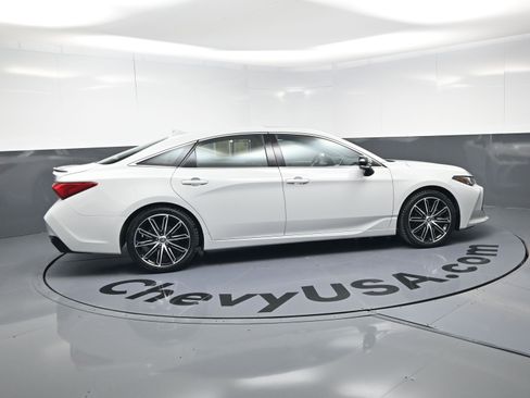 Used 2022 Toyota Avalon Touring w/ Advanced Safety Package image 10