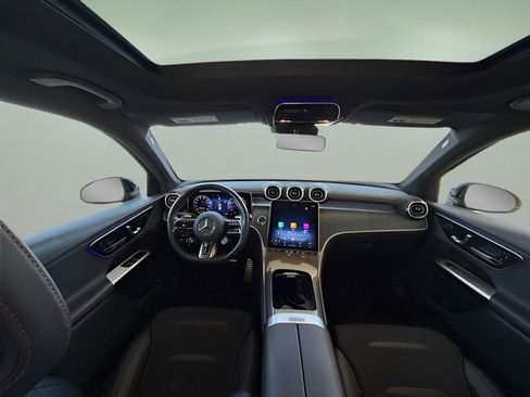 Used 2025 Mercedes-Benz GLC 43 AMG 4MATIC image 32