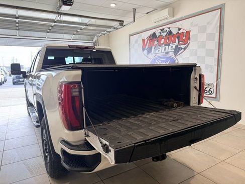 Used 2024 GMC Sierra 3500 Denali w/ Technology Package image 8