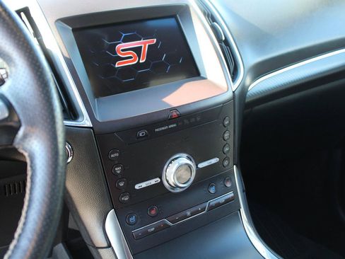 Used 2020 Ford Edge ST w/ Equipment Group 401A AWD/4WD image 18