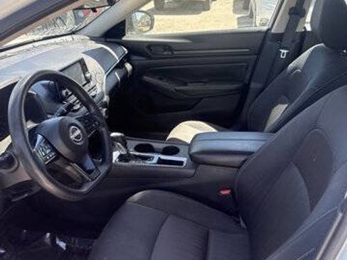 Used 2024 Nissan Altima 2.5 S FWD image 11