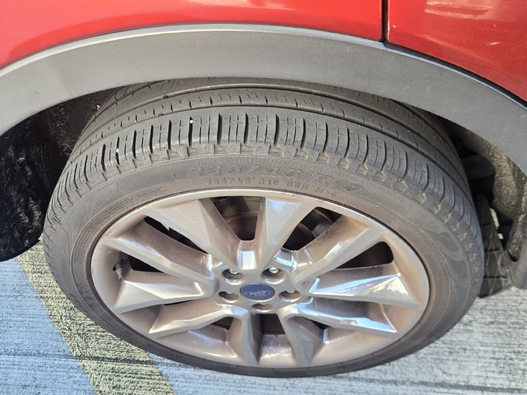 Used 2016 Ford Escape SE w/ SE Chrome Package FWD image 8
