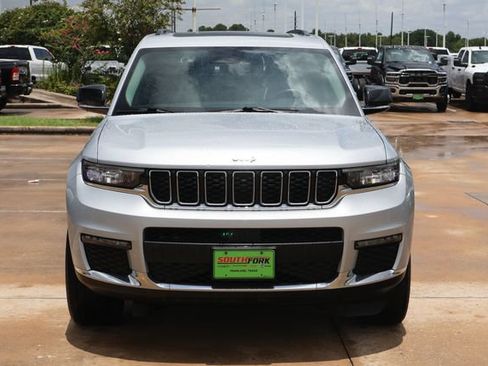 Used 2022 Jeep Grand Cherokee L Limited AWD/4WD image 2