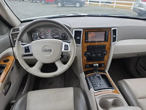 Used 2008 Jeep Grand Cherokee Limited w/ Trailer Tow Group IV RWD image 16