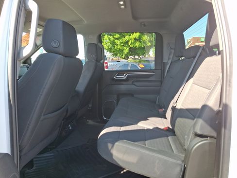 Used 2025 Chevrolet Silverado 2500 LT w/ Convenience Package AWD/4WD image 10