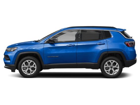 Used 2025 Jeep Compass Limited image 3