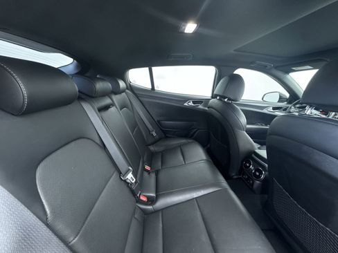 Used 2022 Kia Stinger GT1 image 34