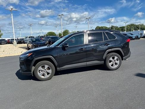 Used 2025 Toyota RAV4 XLE AWD/4WD image 14
