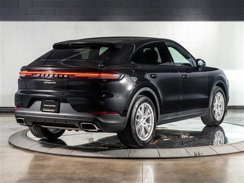 Certified 2025 Porsche Cayenne Coupe image 9