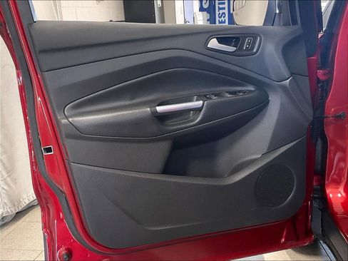 Used 2016 Ford Escape SE w/ SE Chrome Package image 9