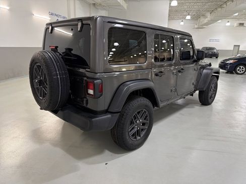 Used 2024 Jeep Wrangler Sport S image 9