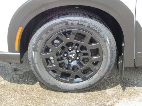 Used 2026 Mitsubishi Outlander AWD image 10