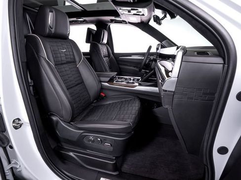 Used 2026 Cadillac Escalade Platinum Sport w/ LPO, Floor Liner Package AWD/4WD image 56