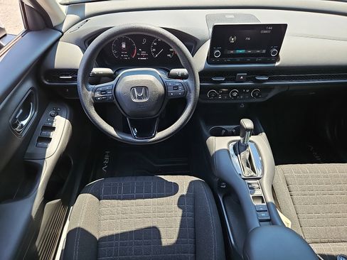 Used 2023 Honda HR-V LX image 11