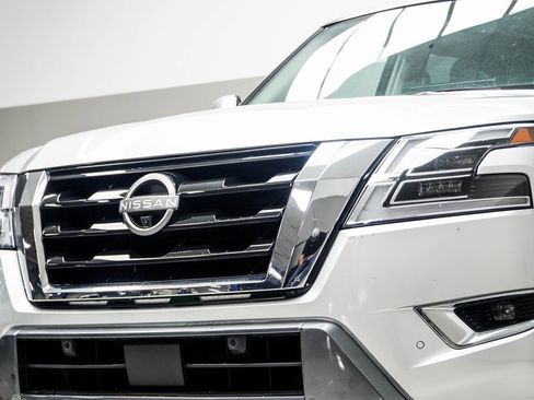 Used 2024 Nissan Armada SL image 2