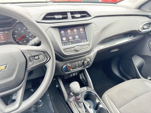 Certified 2022 Chevrolet TrailBlazer LT w/ LPO, Blackout Package image 13