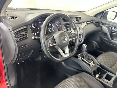 Used 2022 Nissan Rogue Sport SV w/ Technology Package image 13