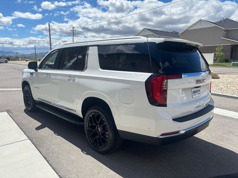 Used 2025 GMC Yukon XL Elevation w/ Elevation Premium Package image 4