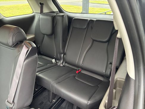 Used 2026 Kia Carnival FWD image 32