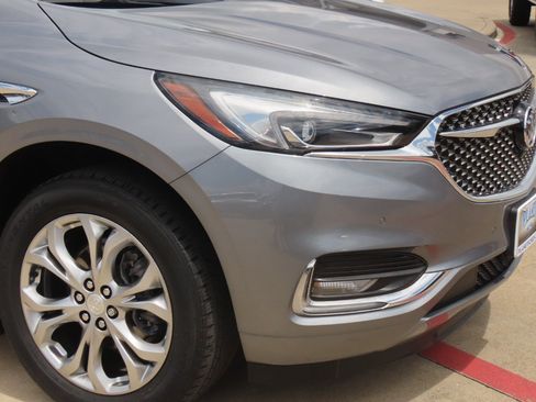 Used 2021 Buick Enclave Avenir w/ Avenir Technology Package FWD image 6