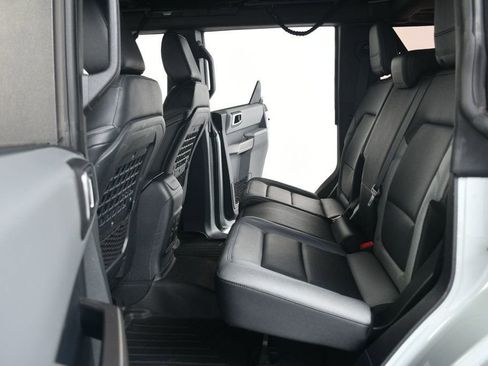 Used 2022 Ford Bronco Black Diamond image 37