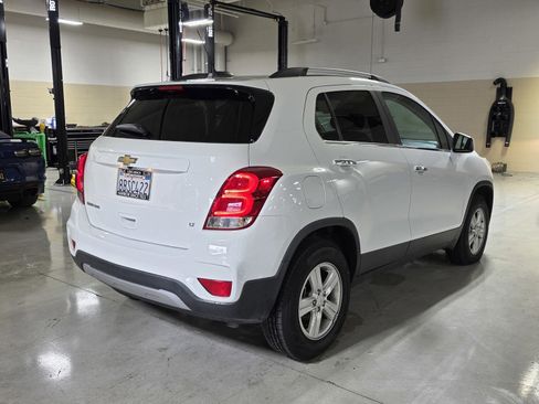 Used 2017 Chevrolet Trax LT w/ LT Convenience Package image 7