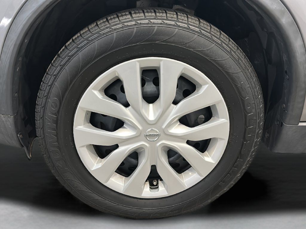 Used 2016 Nissan Rogue S w/ Appearance Package AWD/4WD image 9