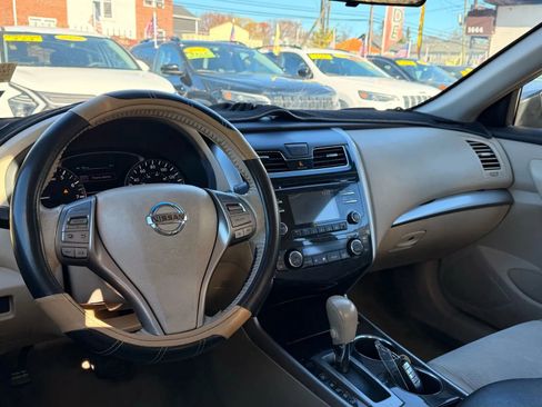 Used 2013 Nissan Altima 2.5 SV image 17