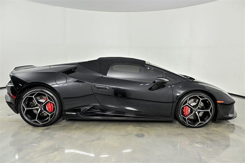 Used 2020 Lamborghini Huracan EVO RWD image 11