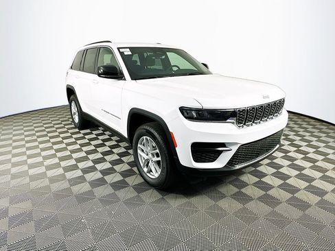 New 2026 Jeep Grand Cherokee Laredo AWD/4WD image 2
