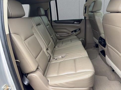 Used 2019 GMC Yukon XL SLT w/ Open Road Package AWD/4WD image 18