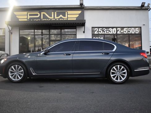 Used 2017 BMW 740i image 6