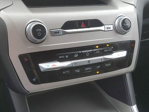 Used 2023 Ford Explorer XLT w/ Equipment Group 202A image 19