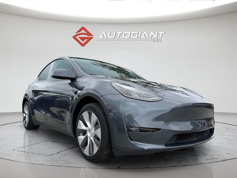 Used 2023 Tesla Model Y Long Range AWD/4WD image 11
