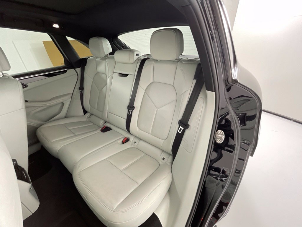 Used 2023 Porsche Macan S AWD/4WD image 26
