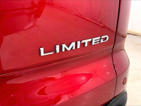 Used 2025 Toyota Crown Signia w/ Advanced Technology Package image 9