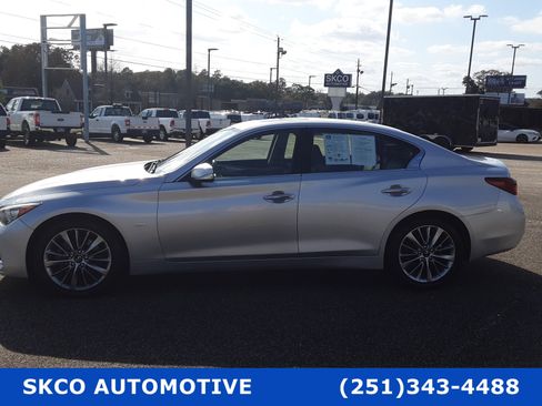 Used 2020 INFINITI Q50 Luxe image 2