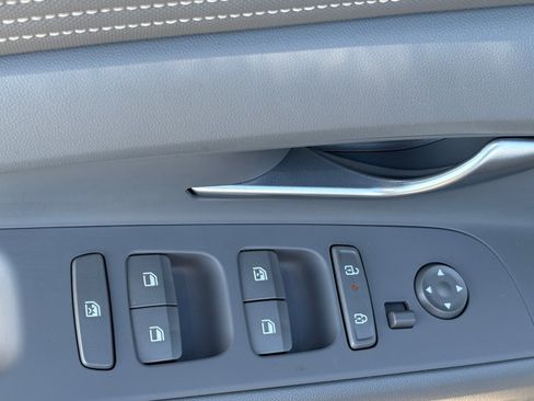 Used 2025 Hyundai Elantra SEL image 33