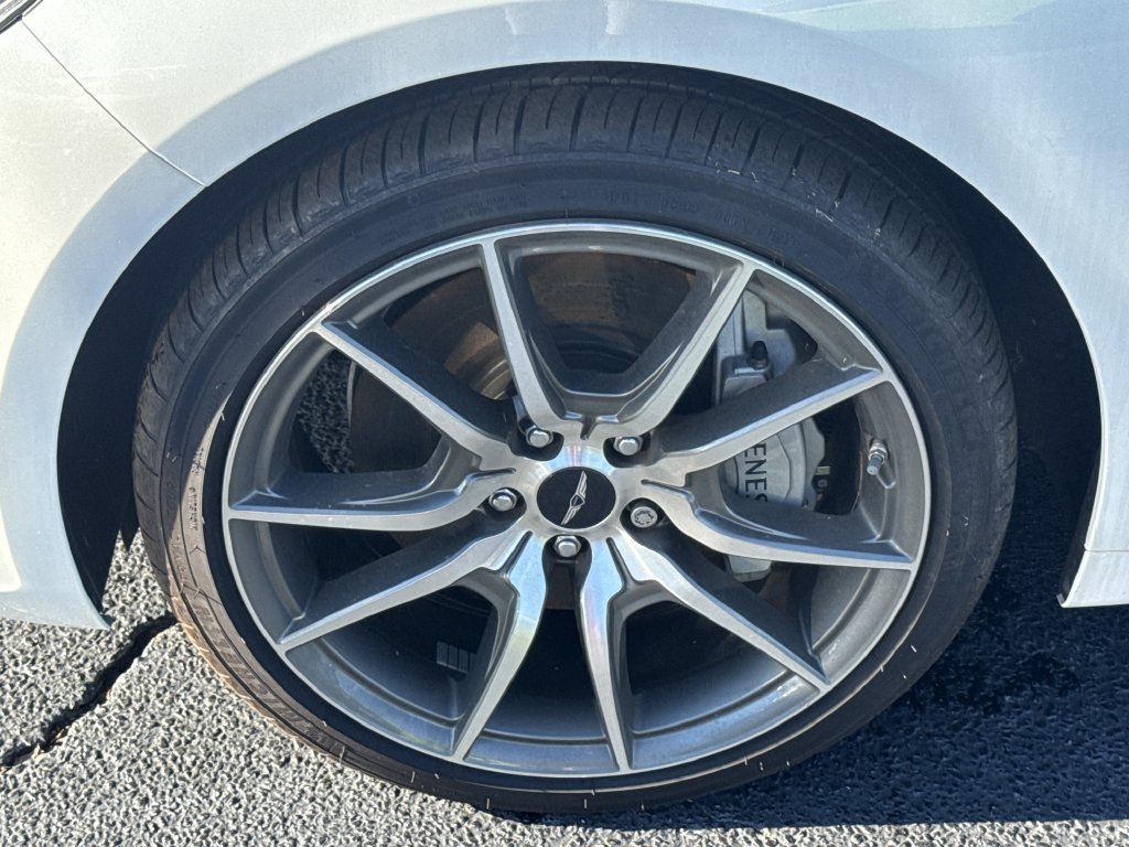 Used 2025 Genesis G70 2.5T RWD image 11