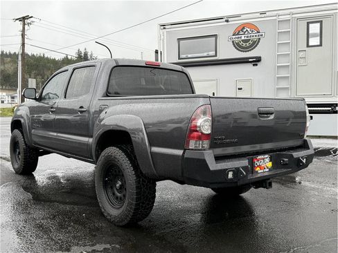 Used 2013 Toyota Tacoma 4x4 Double Cab w/ TRD Sport Pkg image 8