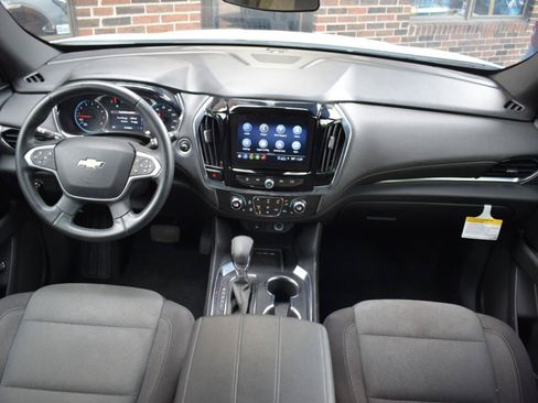 Used 2023 Chevrolet Traverse LT FWD image 12