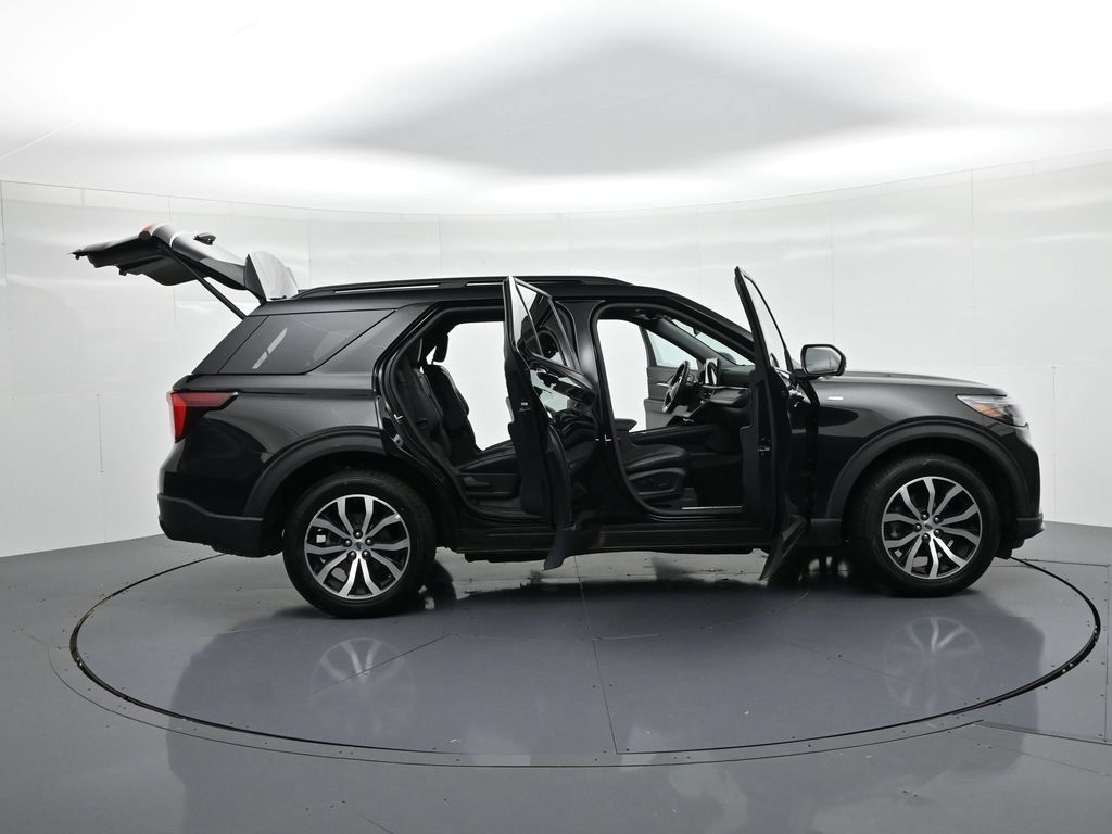Certified 2025 Ford Explorer ST-Line AWD/4WD image 25