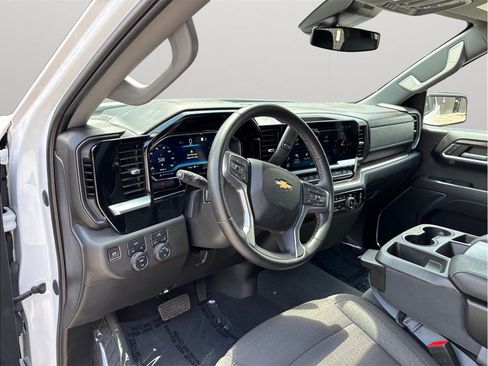 Used 2023 Chevrolet Silverado 1500 LT AWD/4WD image 6