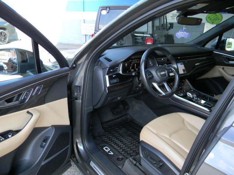 Used 2022 Audi Q7 2.0T Premium Plus w/ Premium Plus Package AWD/4WD image 17