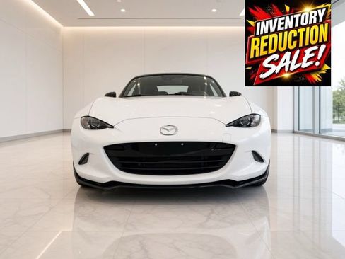 Used 2020 MAZDA MX-5 Miata Club RWD image 4