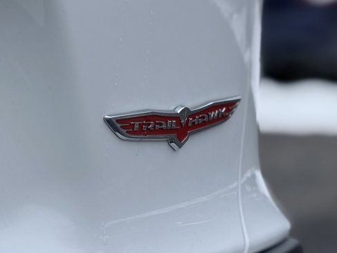 Used 2019 Jeep Cherokee Trailhawk w/ Cold Weather Group image 27